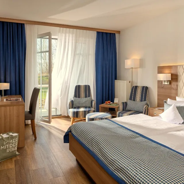 غرفة بسرير مزدوج بإطلالة على البحر بشرفة في الطابق الأرضي، Hotel Bernstein 3/6