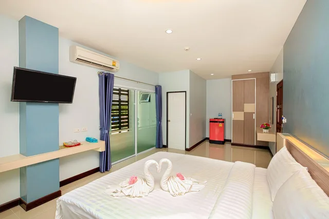 Standard, Je T'aime Hotel 2/2