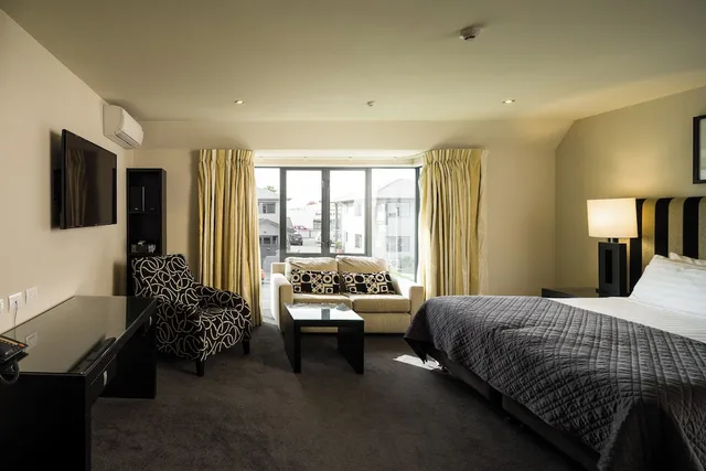 شقة كبيرة بسرير كينج بشرفة مع أريكة، Carnmore Chateau Marlborough 1/2