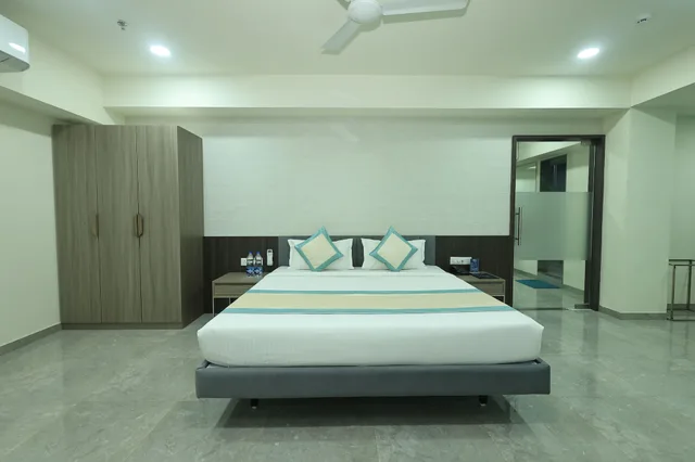 جناح رئاسي بسرير كينج مع أريكة، SN Blu Hotel 3/7