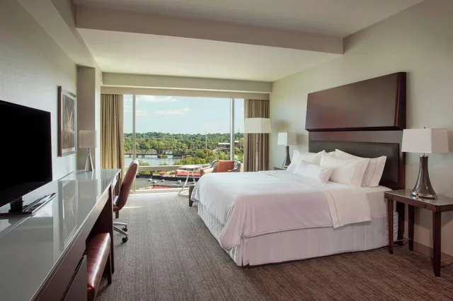 غرفة ديلوكس بسرير كينج، The Westin Wilmington 1/5