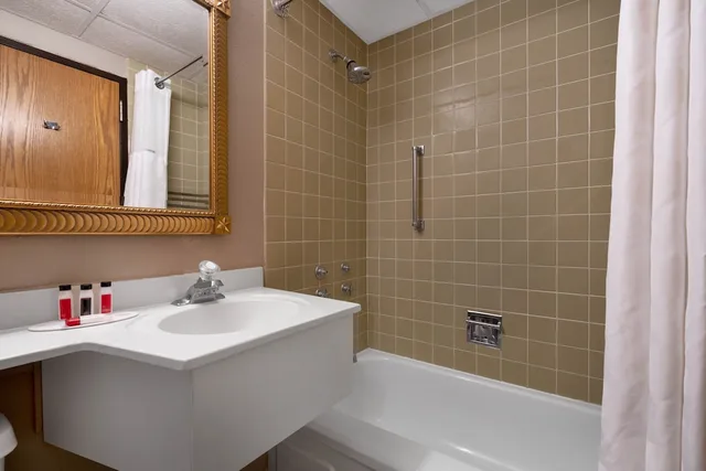 غرفة بسريرين مزدوجين، Albert Lea Inn & Suites 7/8