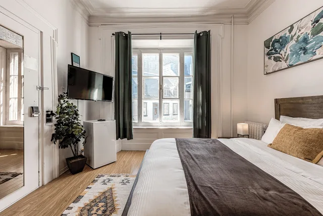 غرفة قياسية بسرير كوين، Hotel Manoir des Remparts 7/10