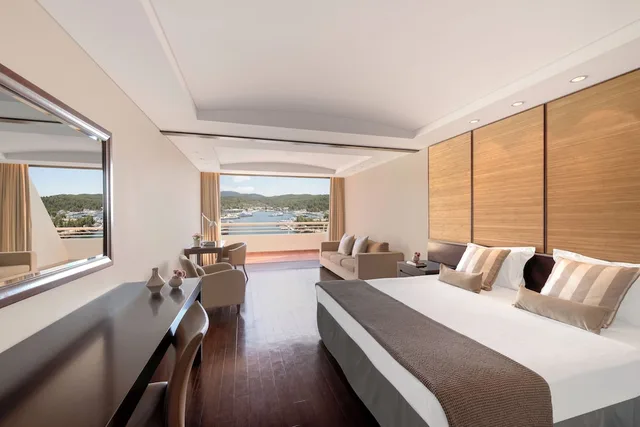 Junior Suite, Double Bed, Sea or Marina View، Porto Carras Meliton Hotel 1/6