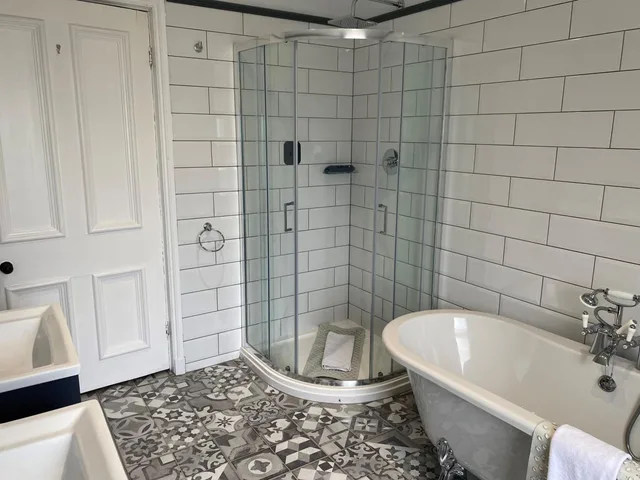 جناح بسرير مزدوج، Cairn Hotel 3/4