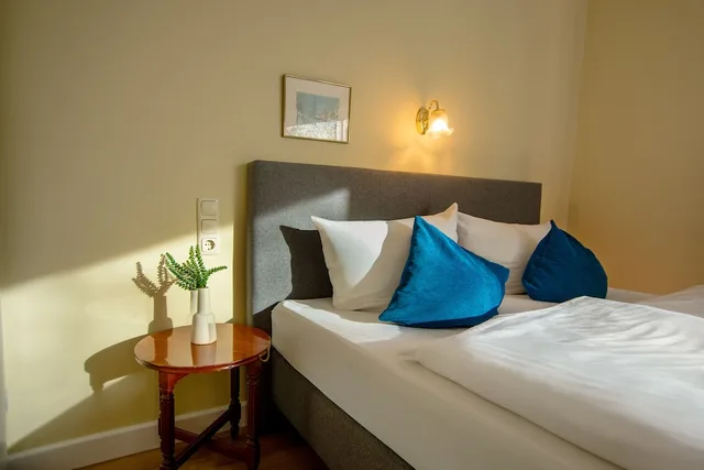 غرفة كومفورت بسرير كينج بإطلالة على الفناء، Acanthushotel Munich 10/10