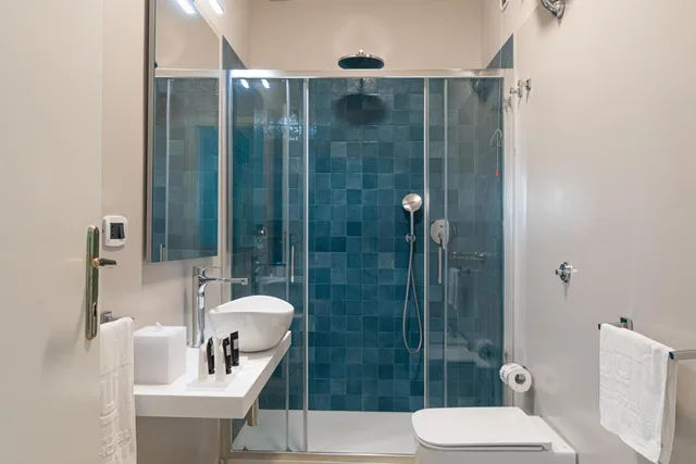 غرفة ديلوكس ثلاثية بإطلالة على البحر، Lu Hotel Maladroxia 8/8