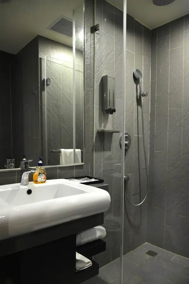 Comfort, Double Bed, No Window، Fx Hotel Tainan Minsheng Road Branch 2/3