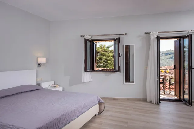3 Bedrooms, Deluxe, Traditional, Suite, 2 Double and Twin Beds, Sofa، Spilia Village 2/10
