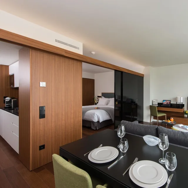 جناح بريميير، Fraser Suites Geneva 3/3