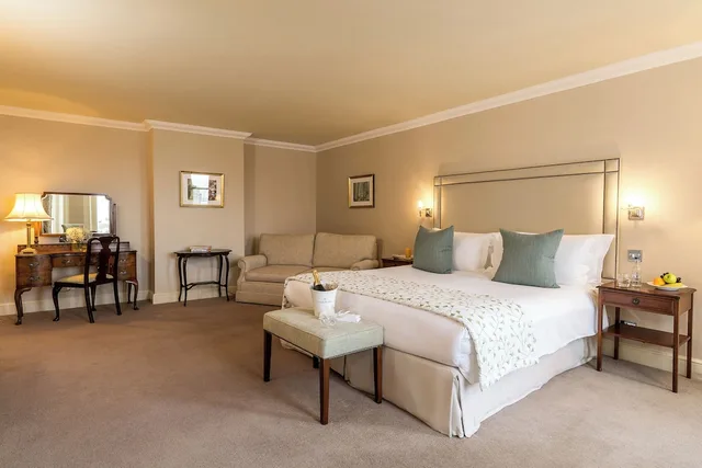 Junior Suite, Double Bed, Lateral Side Sea View، Grand Hotel Eastbourne 1/4