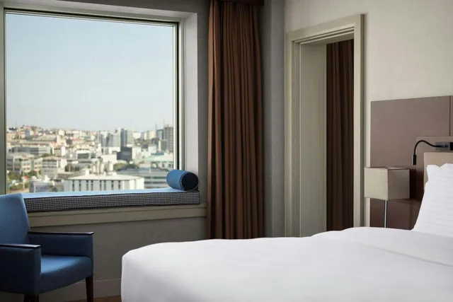 جناح بسريرين منفصلين وسرير كينج بغرفتي نوم مع أريكة بمطبخ، Delta Hotels Istanbul West 4/6