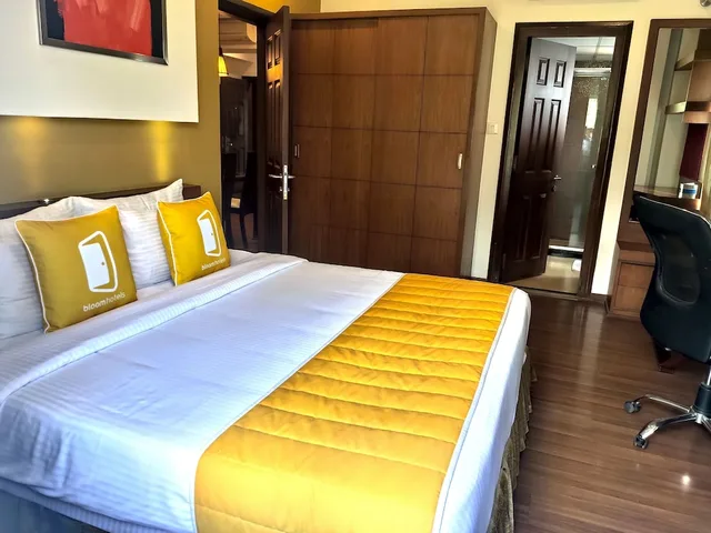 جناح سيغنتشر بسرير كينج، BloomSuites Electronics City (ex. Golden Tulip Hotel Bangalore Electronic City) 3/4