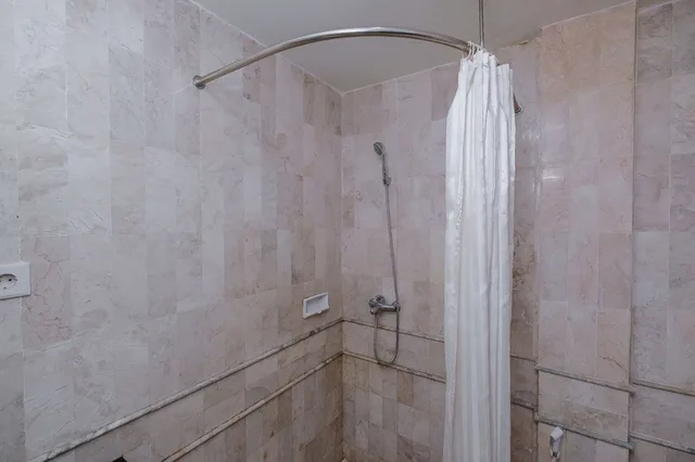 غرفة ديلوكس بسريرين منفصلين، RedDoorz Plus near UIN Banjarmasin 3/3