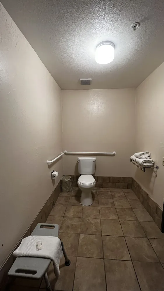 غرفة بسرير كوين لذوي الإعاقة، Quality Inn Zion Park Area 5/7