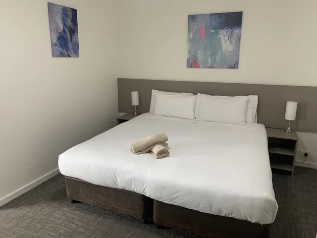 شقة بسريرين منفصلين وسريرين كينج بـ3 غرف نوم، Adina Place Motel Apartments 2/3