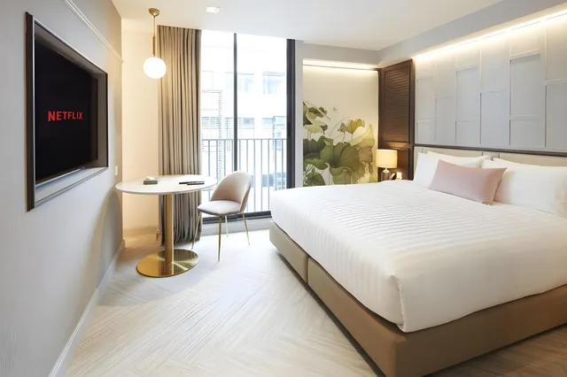Superior, Double Bed, The Quarter Ploenchit by UHG 1/2