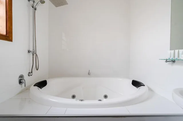 Spa, Suite, King Bed، Yarra Valley Motel 5/8
