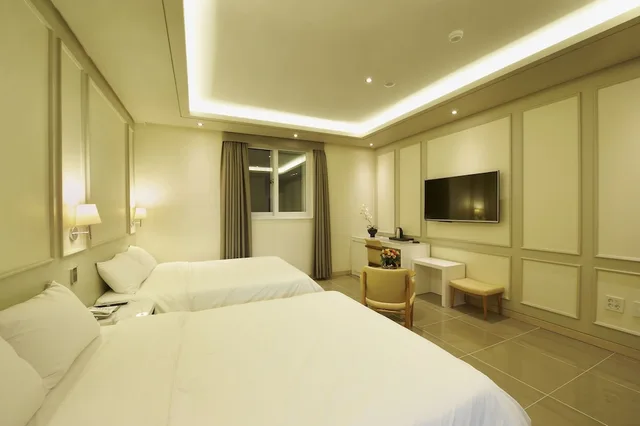 غرفة ديلوكس بسريرين مزدوجين، Hotel B 1/3