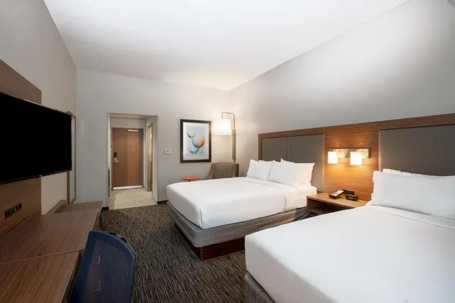 غرفة بسريرين كوين لذوي الإعاقة، Holiday Inn Express & Suites Columbus - Worthington 1/3
