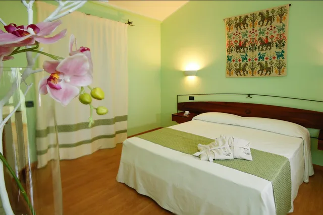 Room, Double or Twin Bed, Pool Access، Sardegna Termale Hotel Spa 10/10