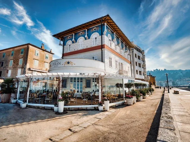 غرفة كومفورت بإطلالة على المدينة، Hotel Piran 1/2