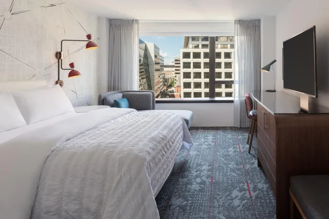 Executive, King Bed, Le Meridien Washington, D.C., The Madison 9/10