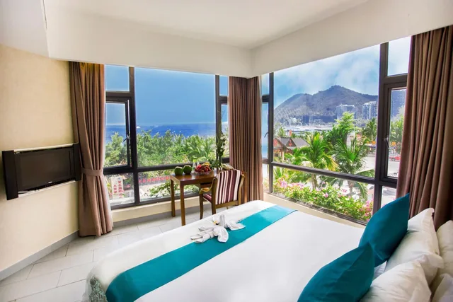 غرفة بسرير كوين بإطلالة، Sanya Luyi Sea View Hotel 1/1