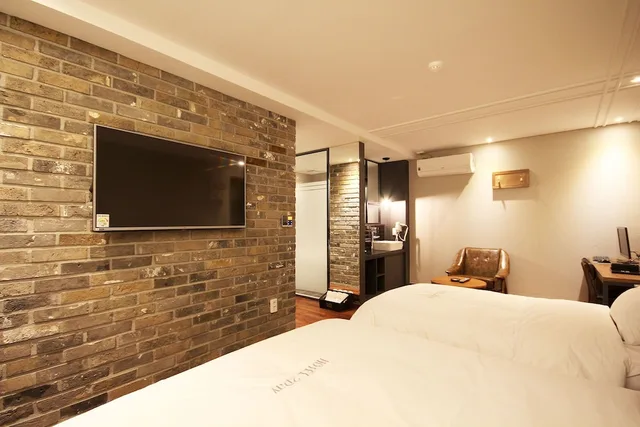 غرفة ديلوكس بسرير مزدوج وسرير فردي، 2Day Hotel 3/6