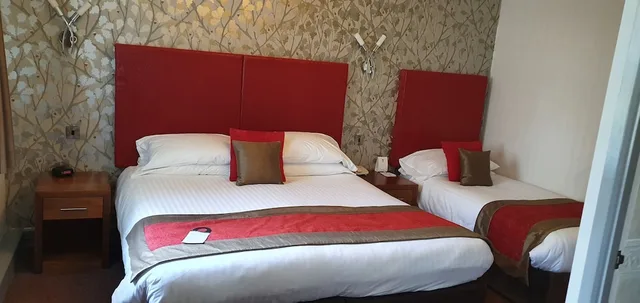 غرفة عائلية ثلاثية بسرير مزدوج، CBH Oaklands Hall Hotel 4/7