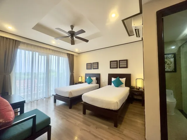 غرفة ديلوكس بسرير كينج بإطلالة على النهر بشرفة، The Quin Riverside Villa 4/6