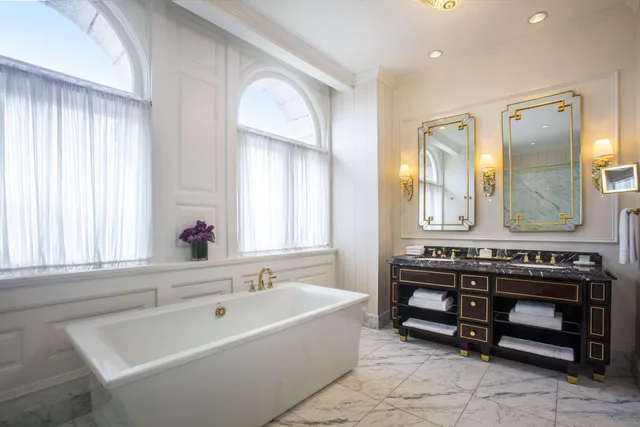 غرفة بسرير كينج، Waldorf Astoria Washington DC 3/3