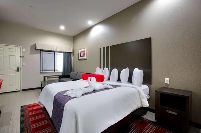 جناح بسرير كينج بجاكوزي، Americas Best Value Inn and Suites IAH Airport North 3/6