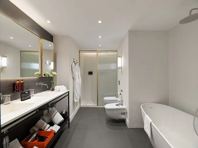 Junior Suite, King Bed, Sofa, Bathtub, H10 Casa Mimosa 4/4