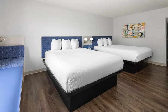 غرفة بسريرين كوين لذوي الإعاقة، Microtel Inn and Suites by Wyndham Rehoboth Beach 3/4