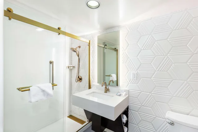 غرفة قياسية بسرير مزدوج، Hilton Garden Inn Los Angeles Hollywood 2/2
