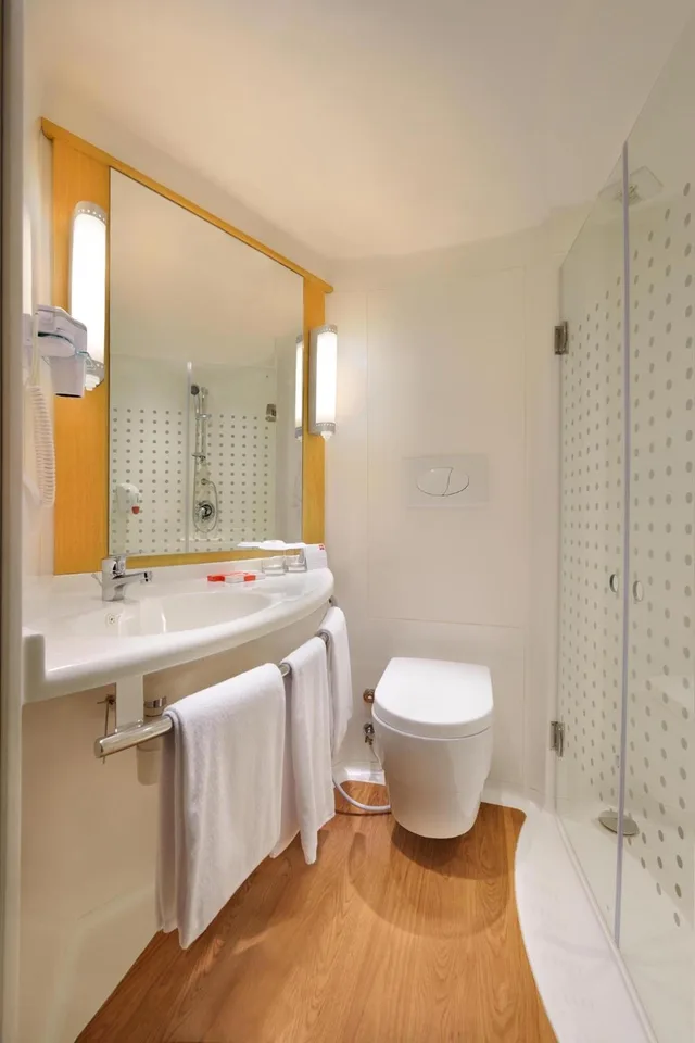 غرفة قياسية بسرير كوين، Ibis Padang 6/7