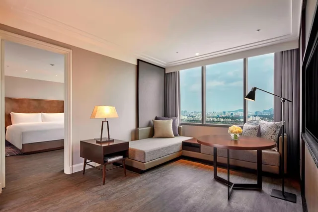 Griffin, Suite, King Bed, Jw Marriott Seoul 4/6