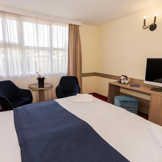 غرفة رومانسية بسرير مزدوج، Mediterran Hotel 4/5