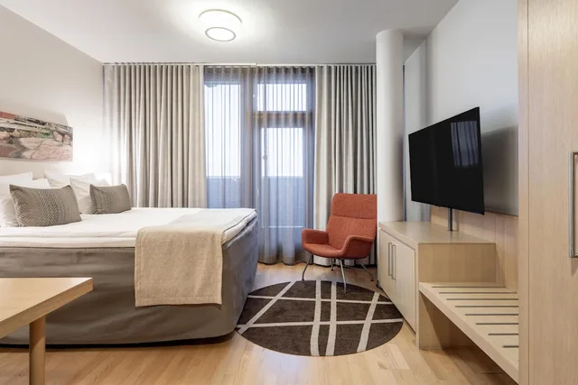 Superior, Queen Bed, Balcony, Scandic Oulu 5/7