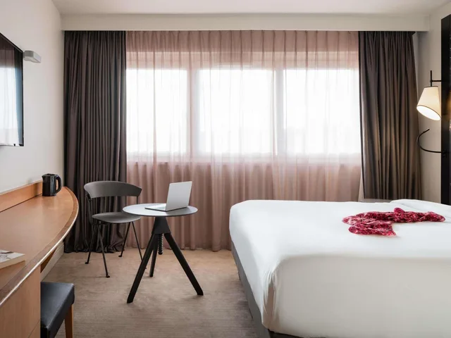 غرفة كلاسيكية بسرير كوين، Mercure Paris La Defense 2/5