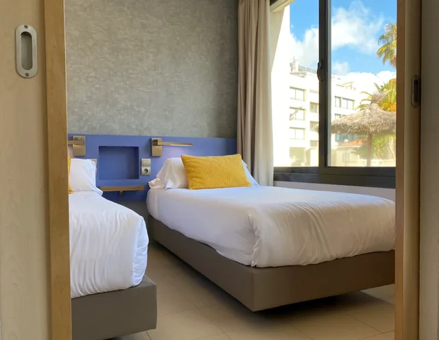 شقة بسريرين مزدوجين بشرفة بغرفتي نوم، Apartamentos Atenea Park 1/3