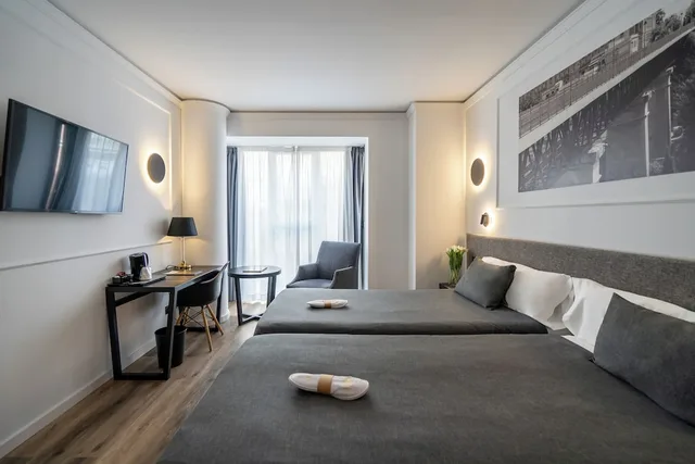 غرفة قياسية ثلاثية بثلاثة أسرّة، Hotel Conqueridor Ex Medium 2/6