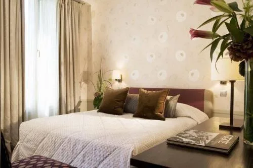 Standard, Double Bed, AIGLON 7/10