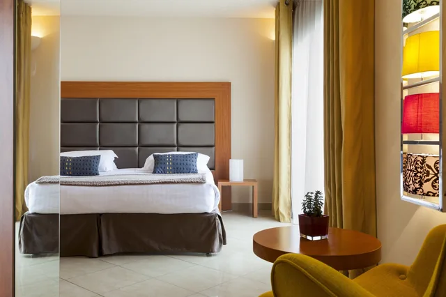 بنتهاوس بثلاثة أسرّة وسريرين كوين بشرفة بـ5 غرف نوم، Neho Suites Cannes Croisette 1/3