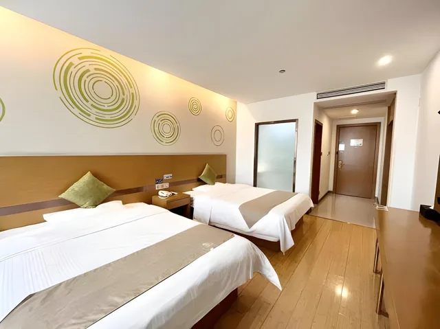 غرفة ثلاثية بثلاثة أسرّة، GreenTree Inn Huzhou Zhili Fortune Plaza Wuxing Avenue Express Hotel 1/2