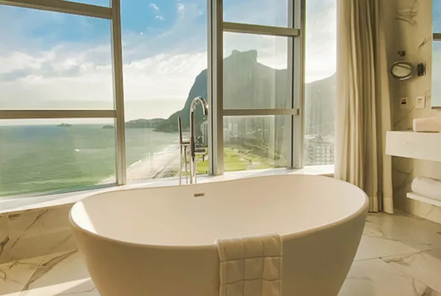 جناح ثلاثي، Hotel Nacional Rio de Janeiro 10/10