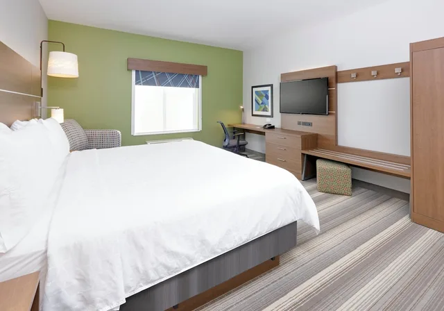 غرفة قياسية بسرير كينج لذوي الإعاقة، Holiday Inn Express Hotel And Suites Denton Unt Twu 1/5