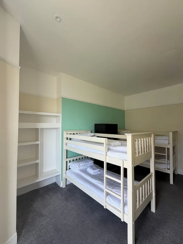 غرفة قياسية رباعية بأسرّة بطابقين، BRIGHTON HOTEL(FORMERLY BEST WESTERN BRIGHTON) 3/8