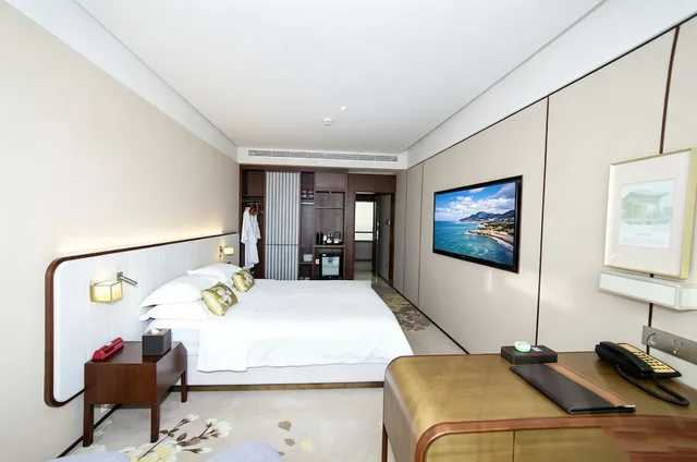 Deluxe, Double Bed, Weihaiwei 1/6